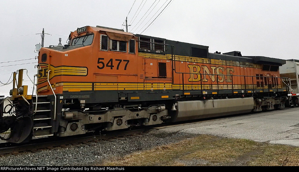 BNSF 5477